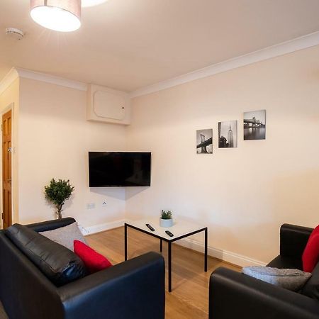 Spacious 2Br Flat In Stansted Διαμέρισμα Stansted Mountfitchet Εξωτερικό φωτογραφία